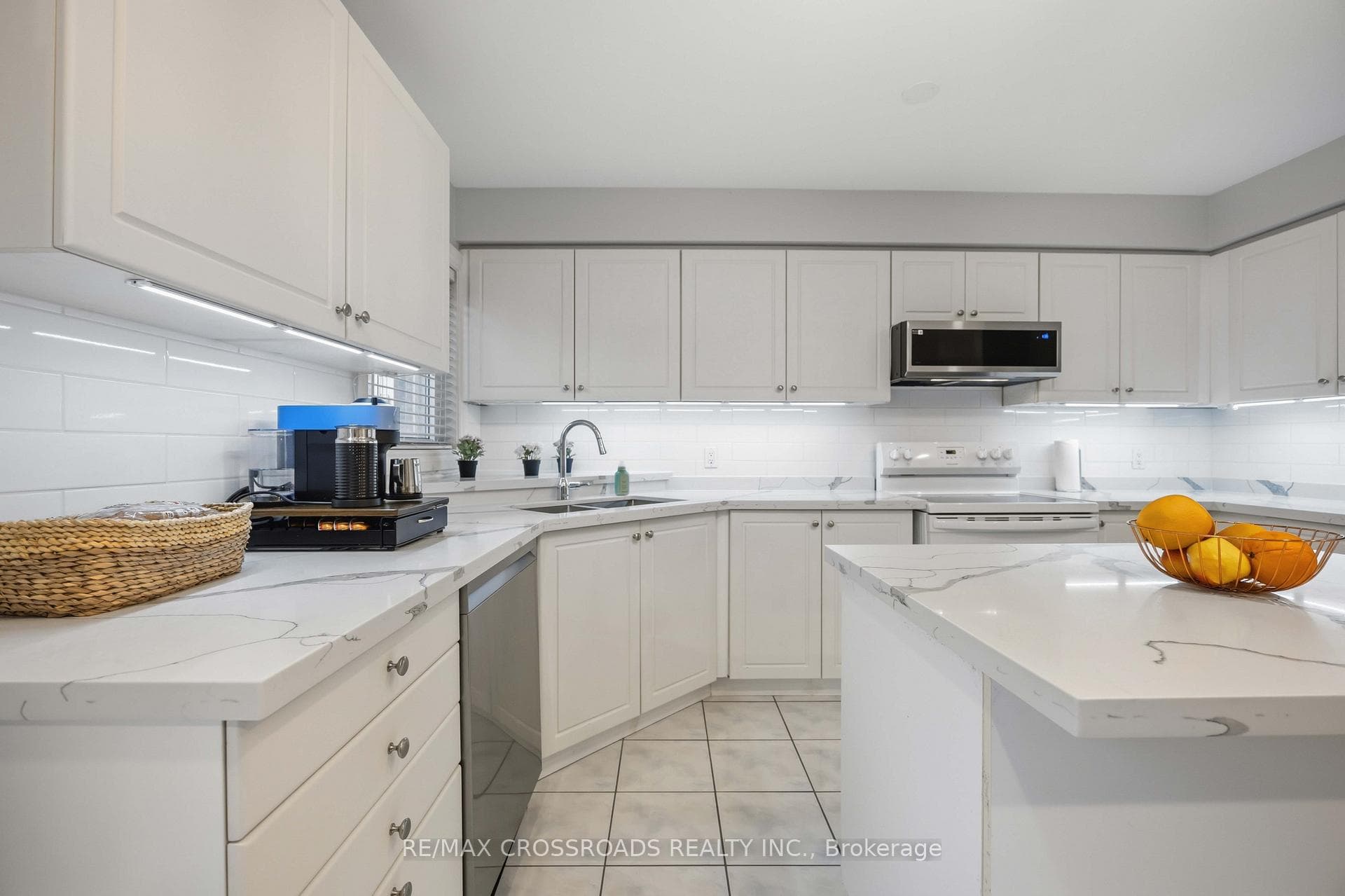 Tons of cabinetry