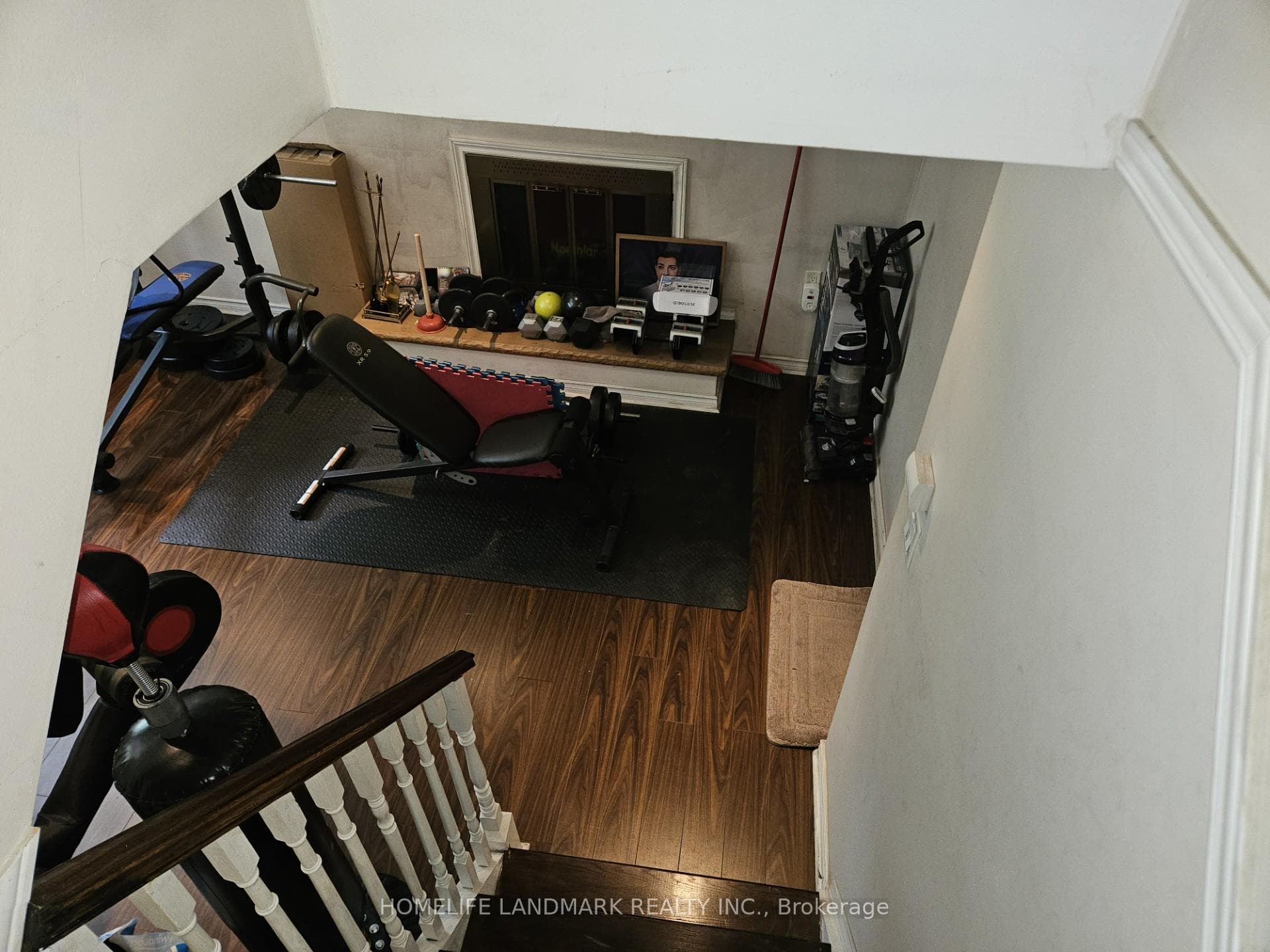 102 Beaverbrook Court photo 38