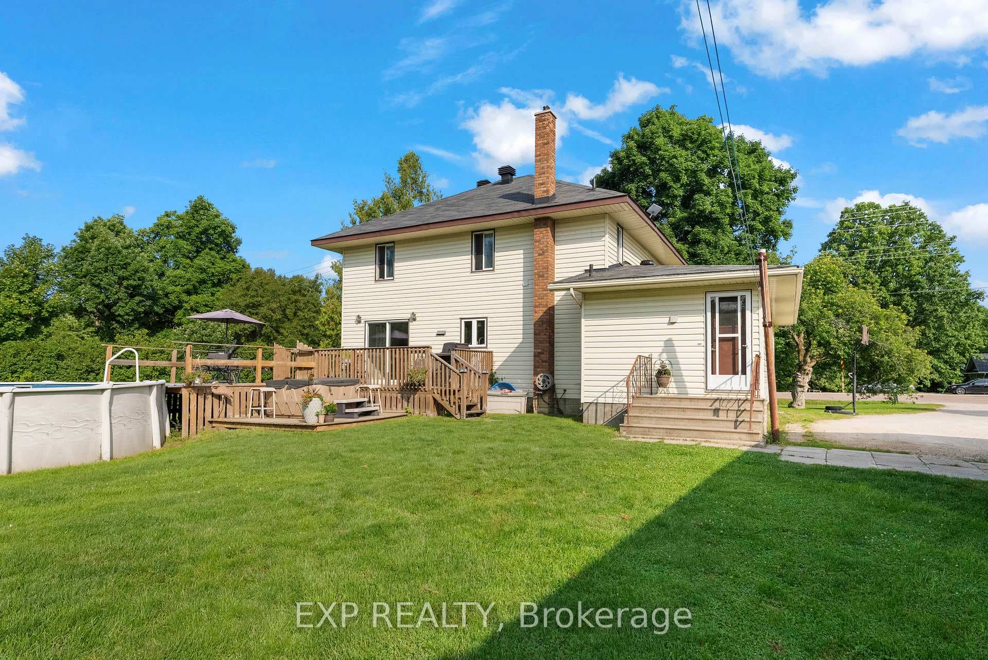 2427 LOCHWINNOCH Road photo 10