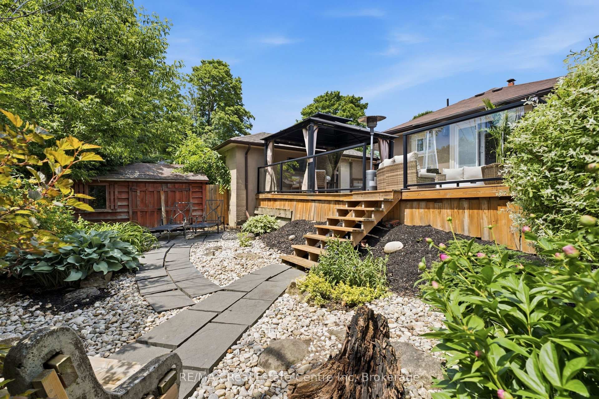 10 Calgary Avenue photo 27