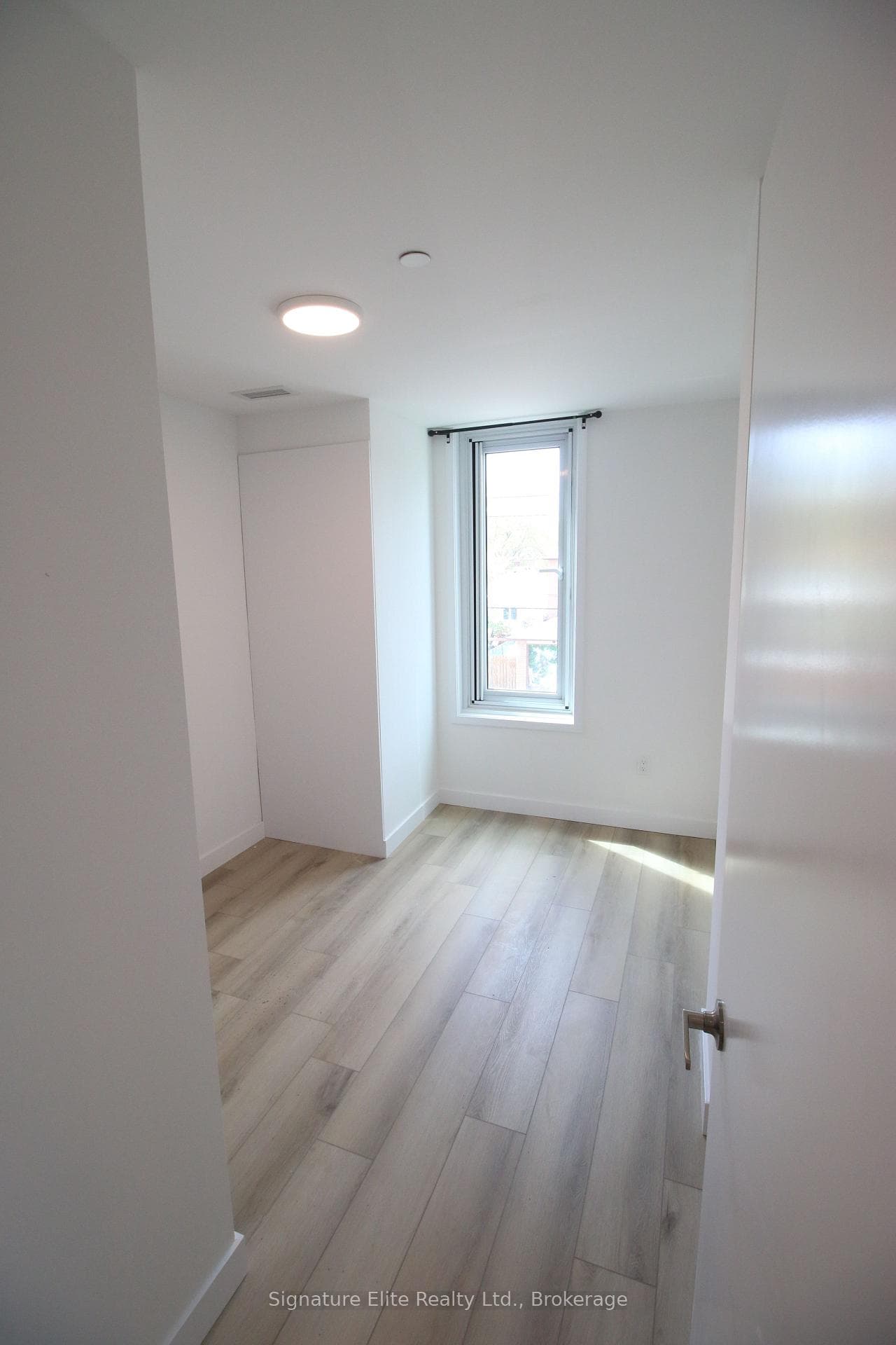 2382 Kingston Road Unit 206 photo 9