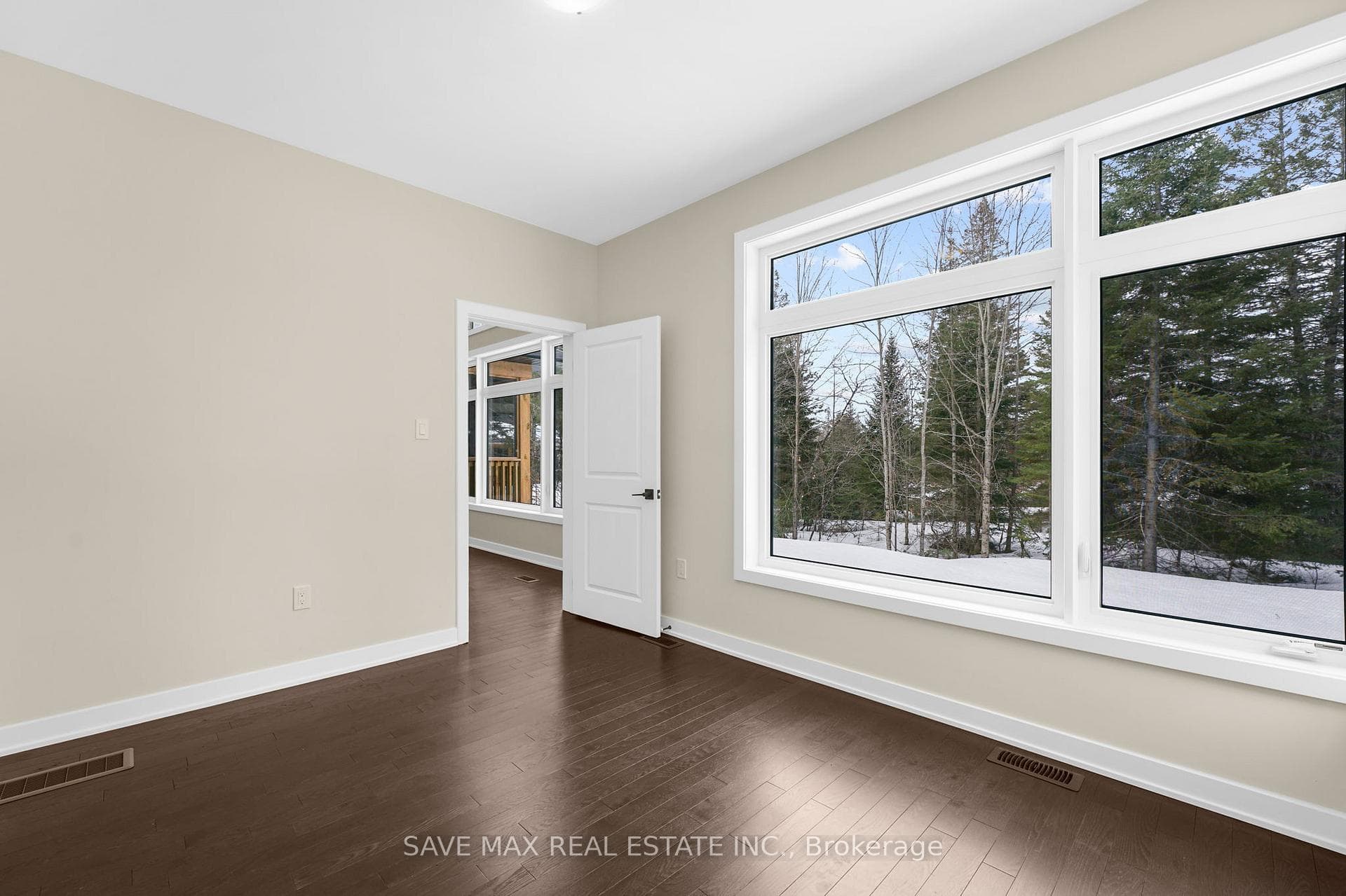 1007 Kingsridge Court photo 10