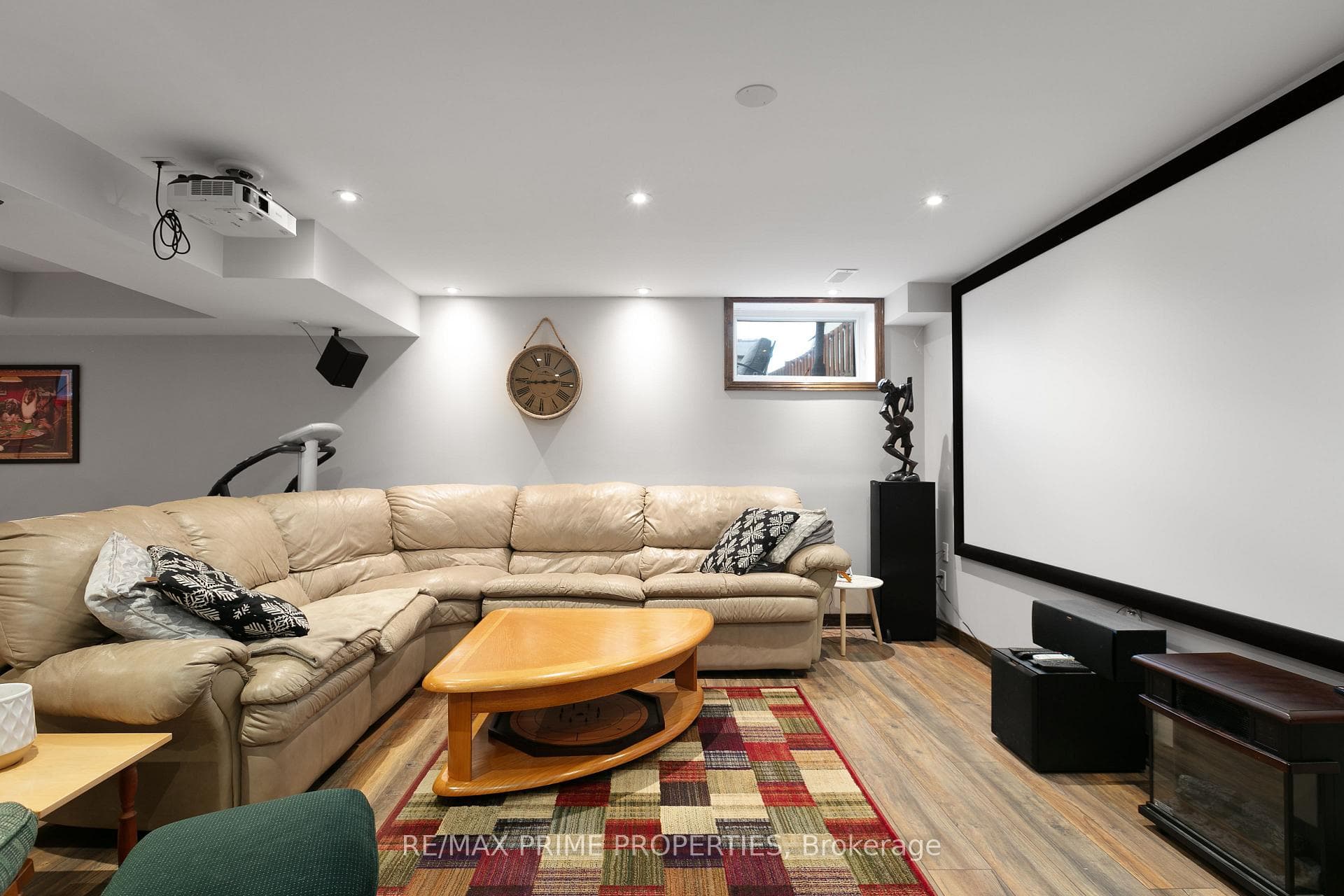 1545 Senateurs Way photo 34
