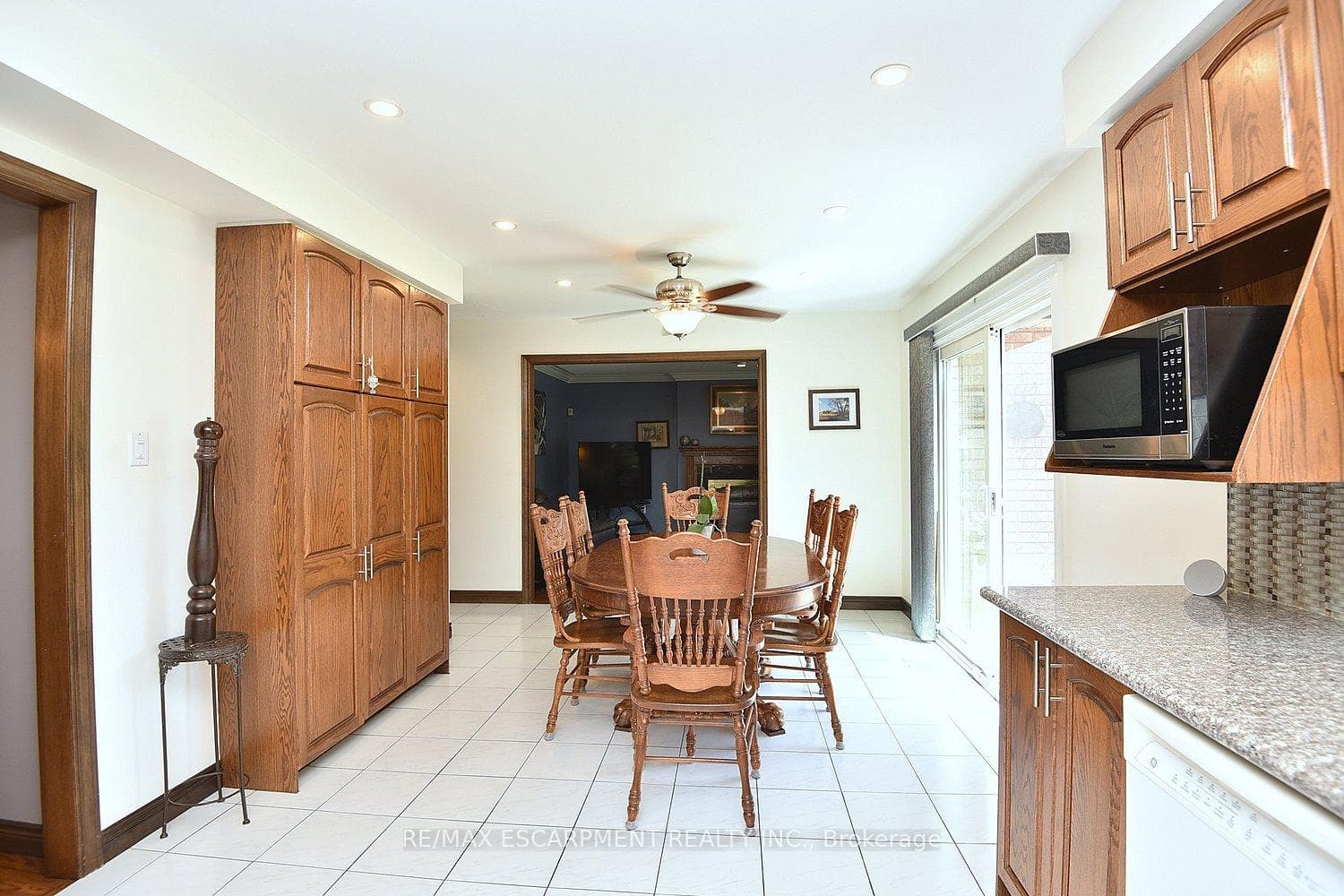 51 Ellen Avenue photo 12