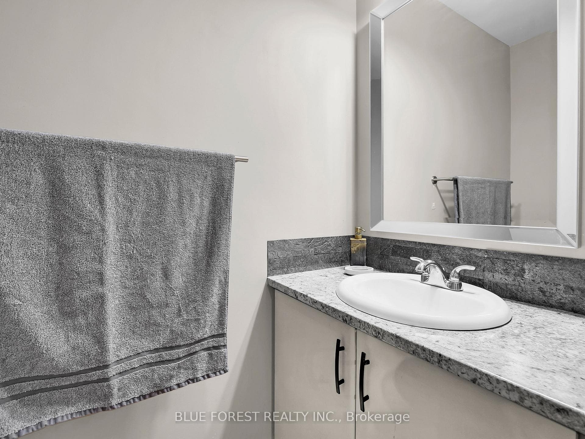 1415 Commissioners Road Unit 26 photo 15