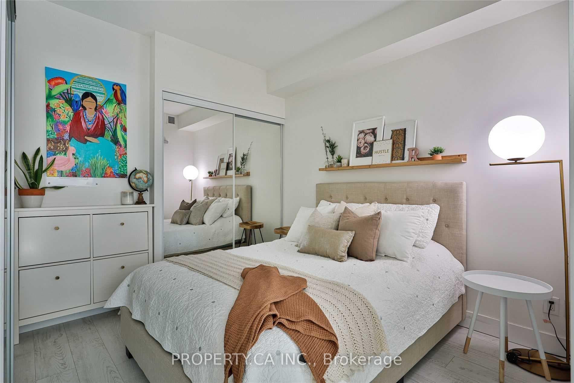 39 Sherbourne Street Unit 401 photo 3