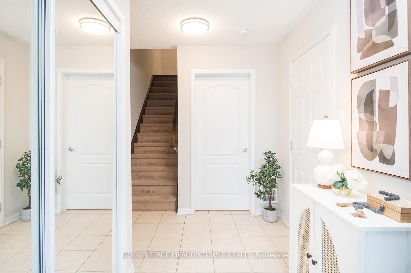 769 Challinor Terrace photo 3
