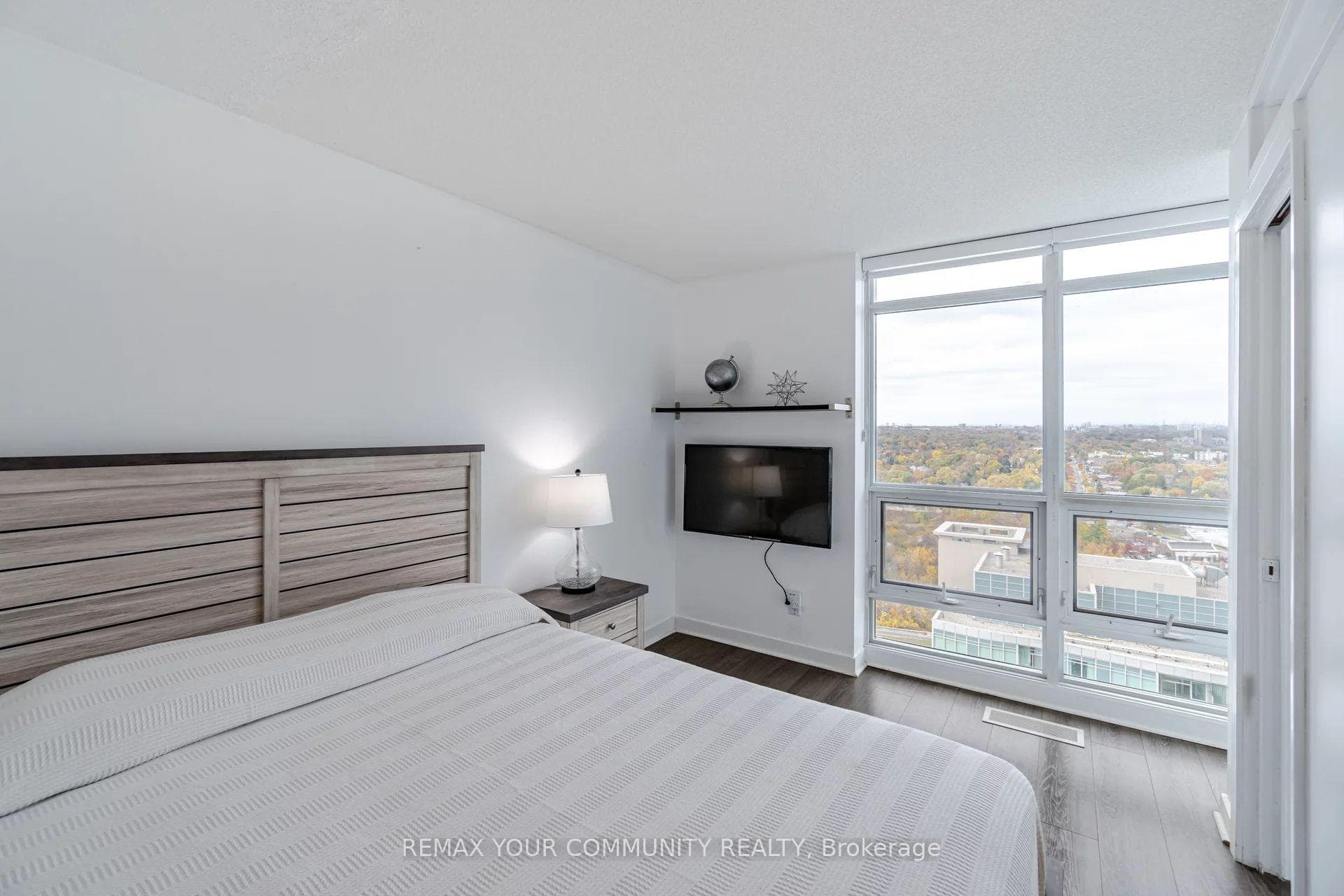 155 Legion Road Unit Ph-2913 photo 24