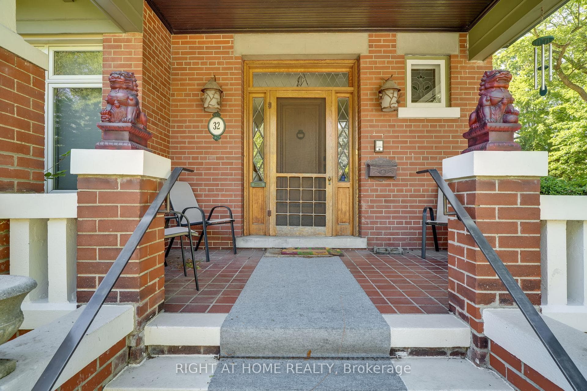 32 Hollywood Crescent photo 3