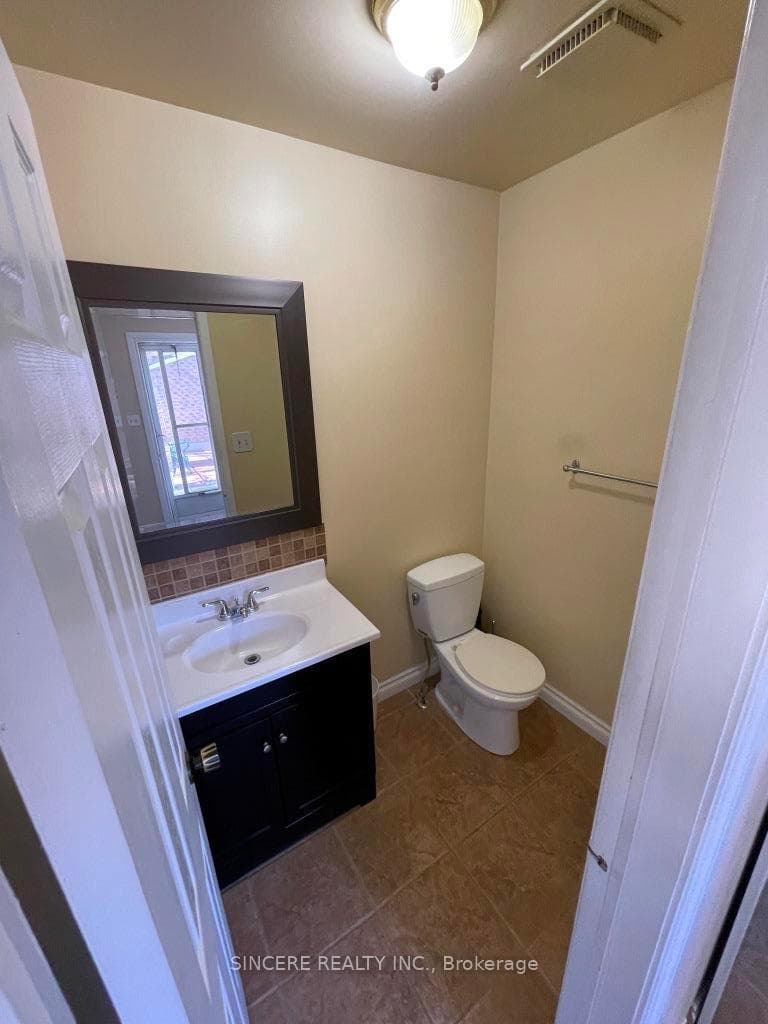 188 Daniels Crescent photo 16