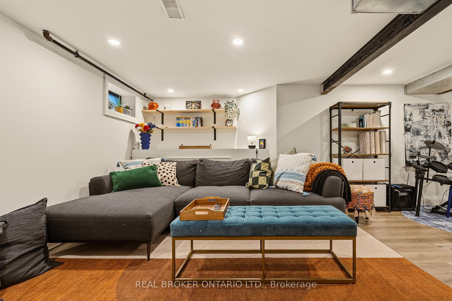 43 Balsam Avenue photo 32
