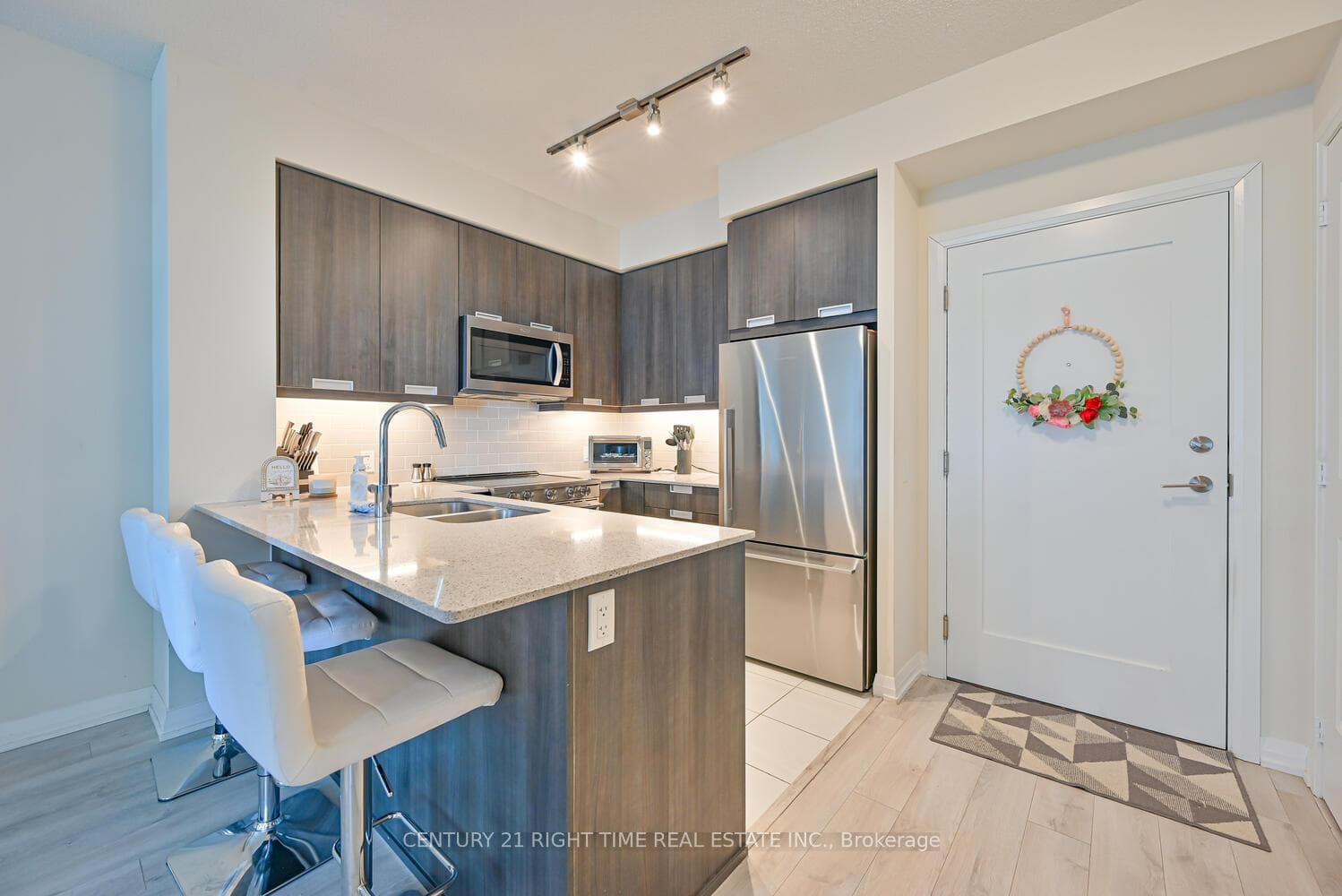 65 Watergarden Drive Unit 1410 photo 7