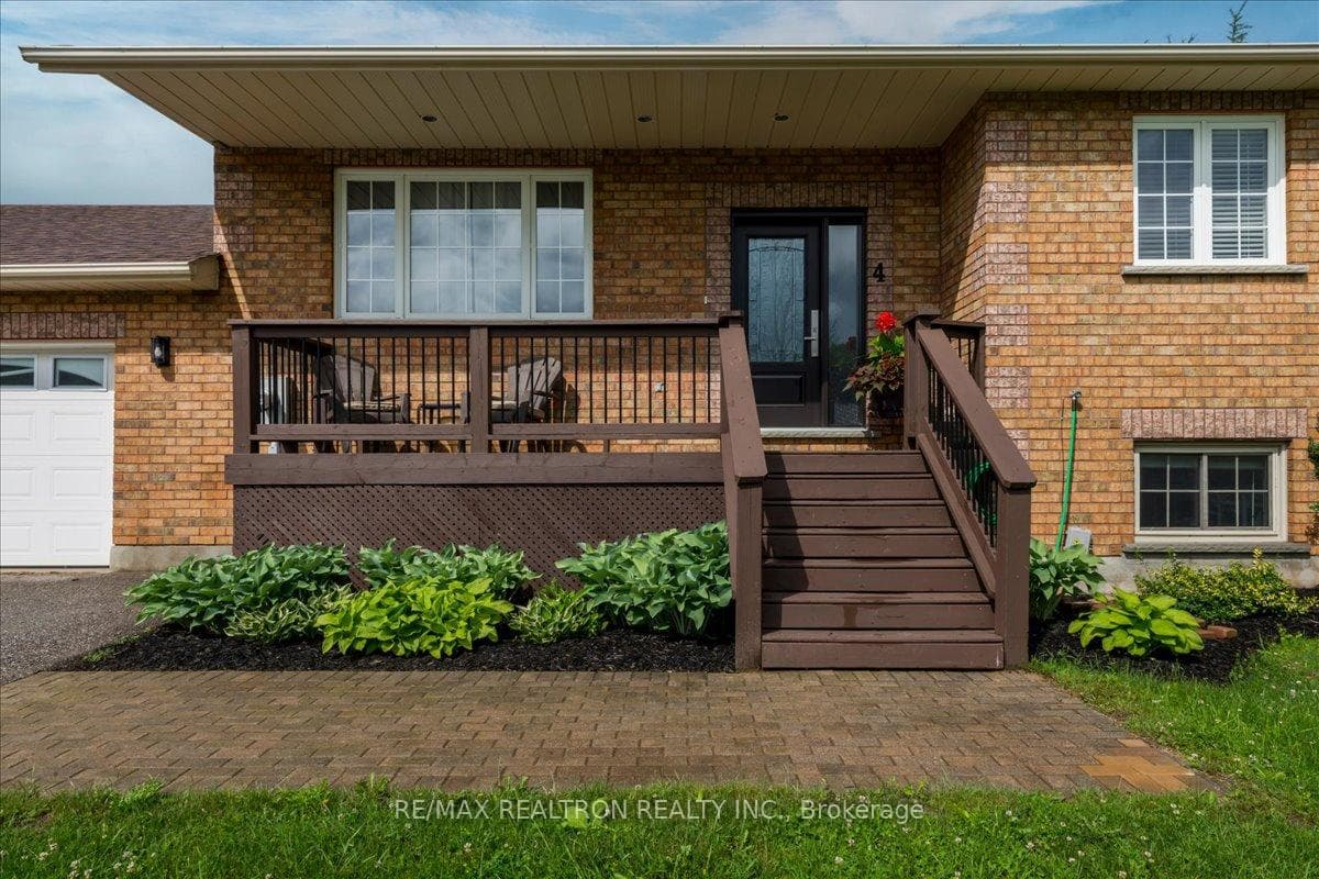 4 Templeton Drive photo 2