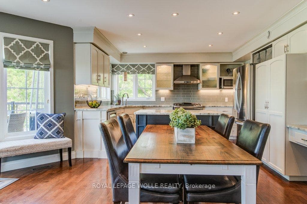 47 Forest Breeze Court photo 14