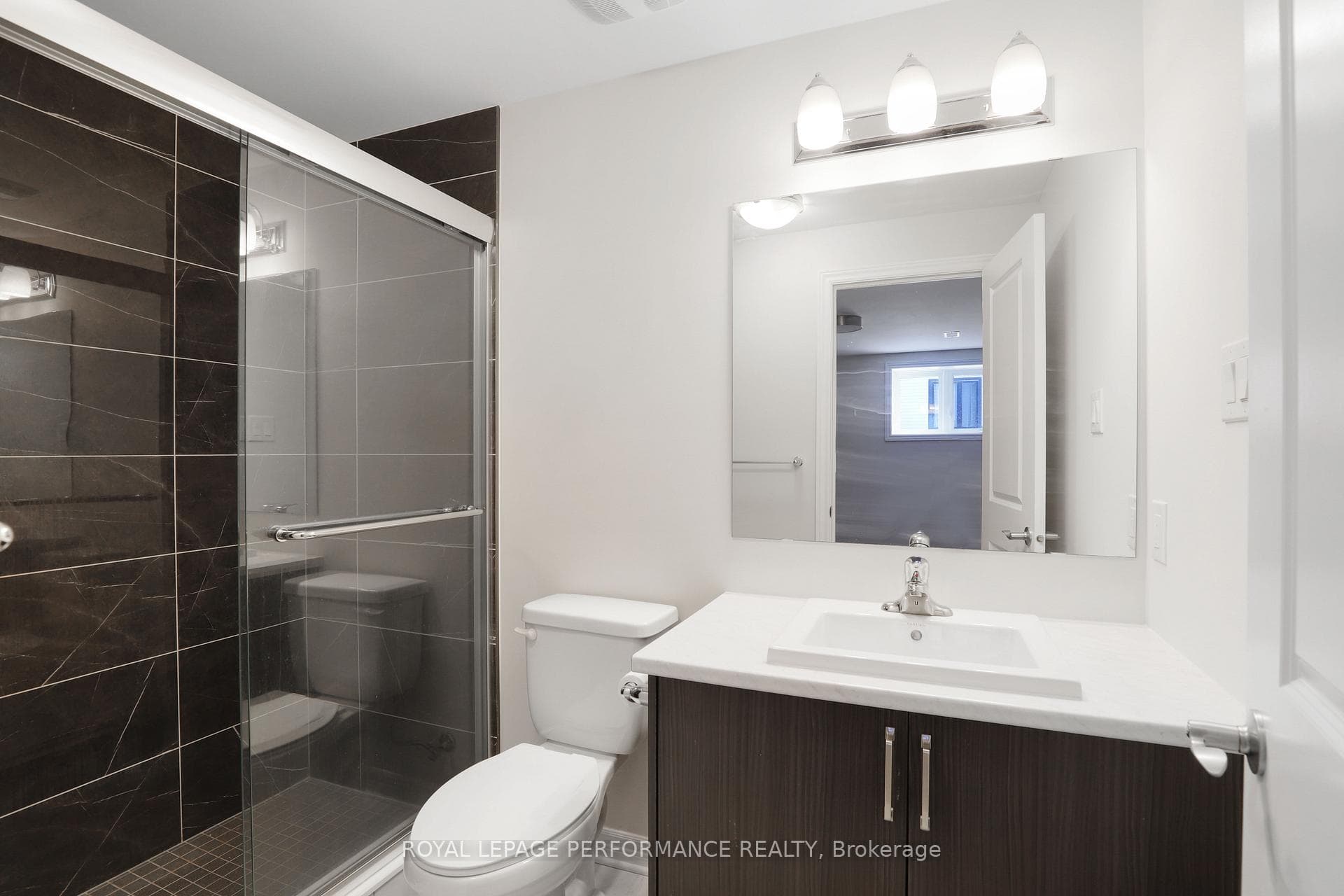1011 Kijik Crescent photo 33