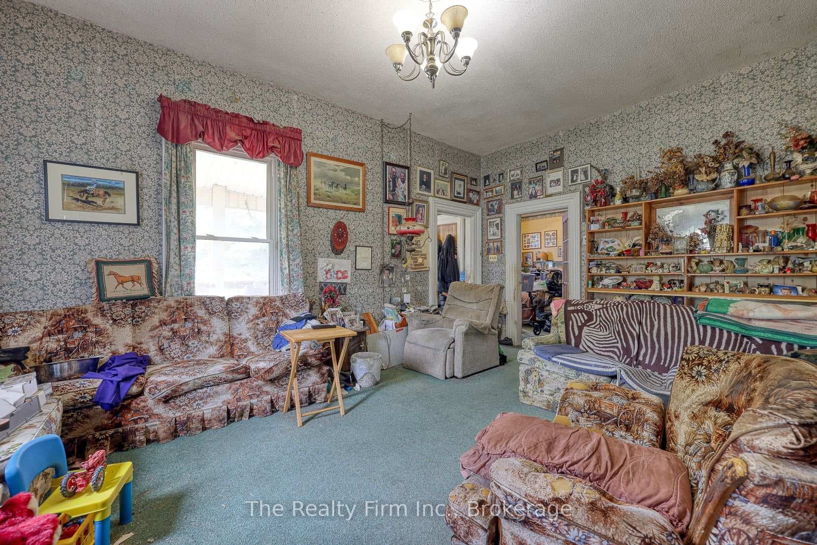 107 Huron Street photo 14