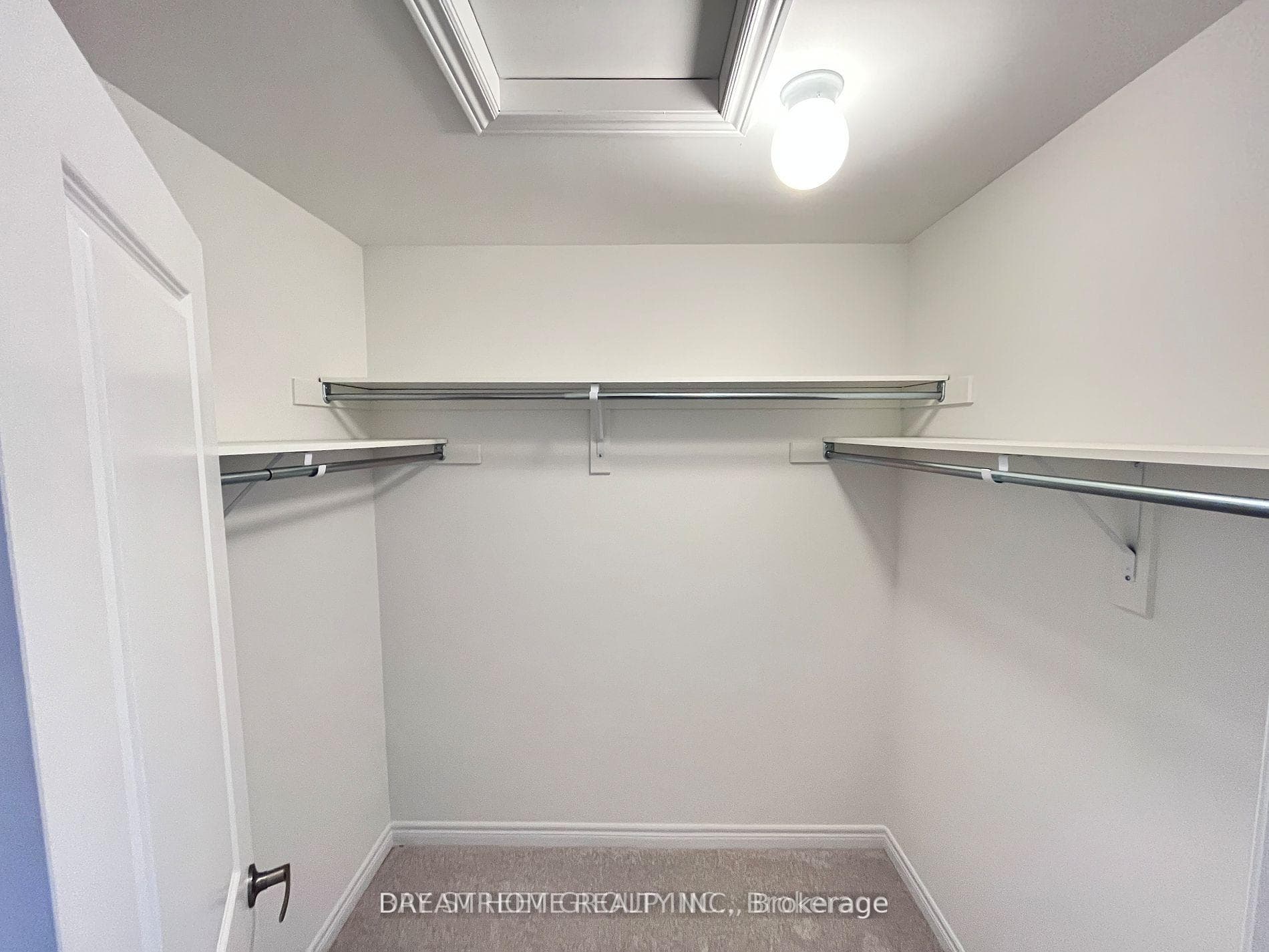 8 Brofarm Lane photo 13