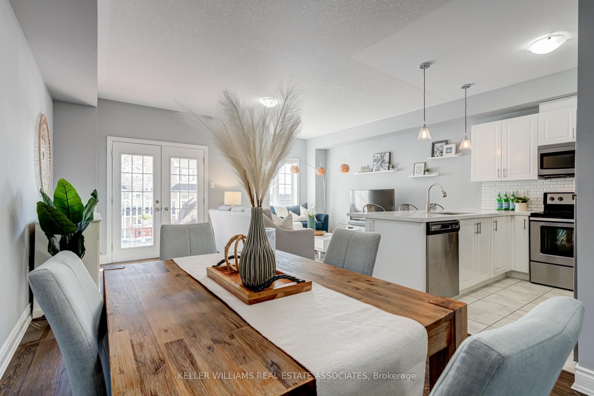 24 Hiscott Drive photo 8