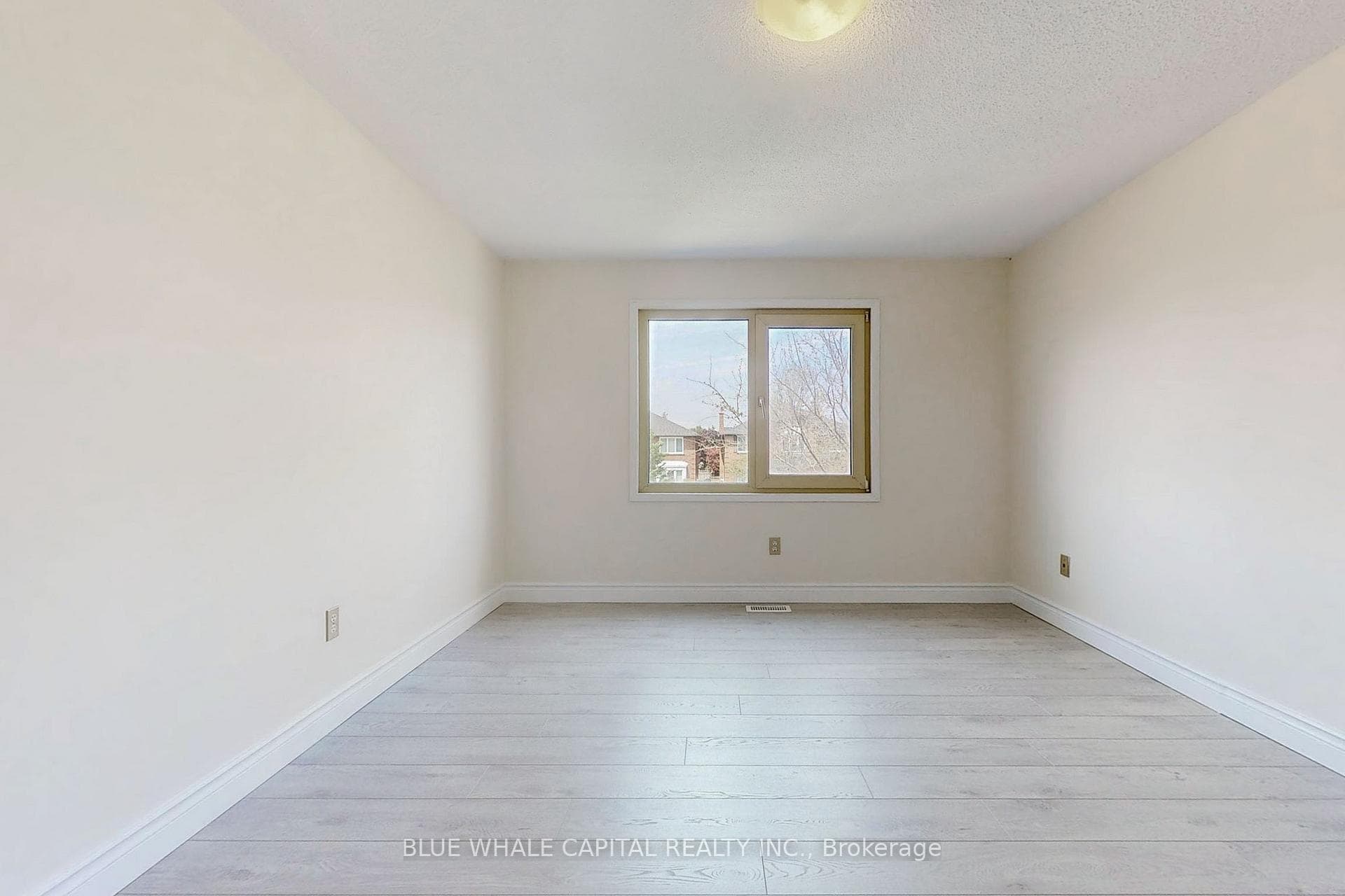 3861 Seebring Crescent photo 18