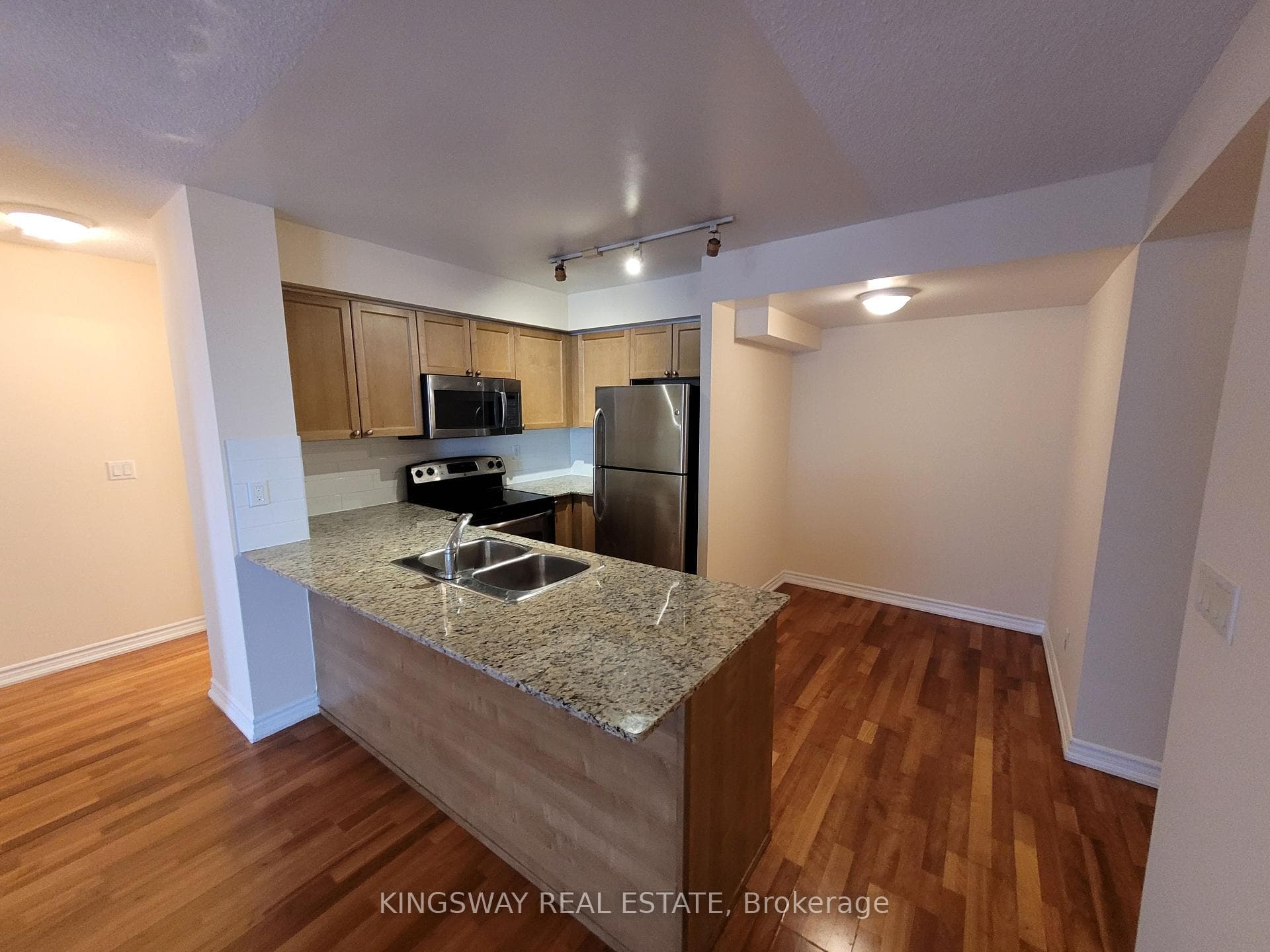 761 Bay Street Unit 2913 photo 1