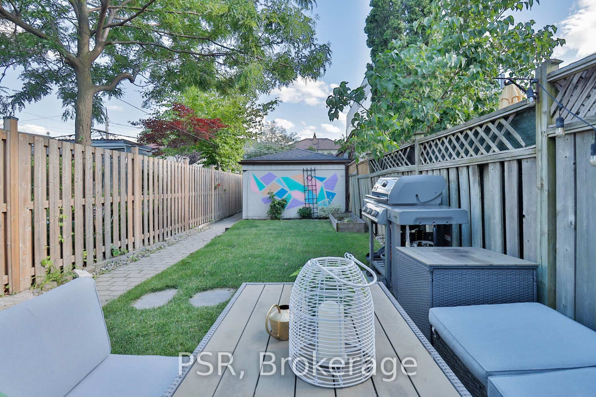 175 Maria Street photo 34
