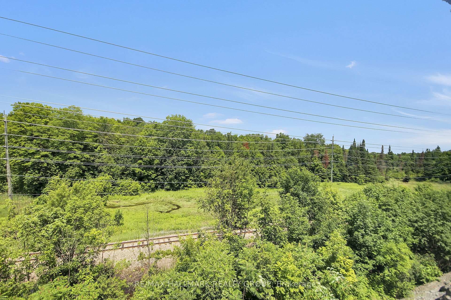 749 NEWSTEAD Crescent photo 43