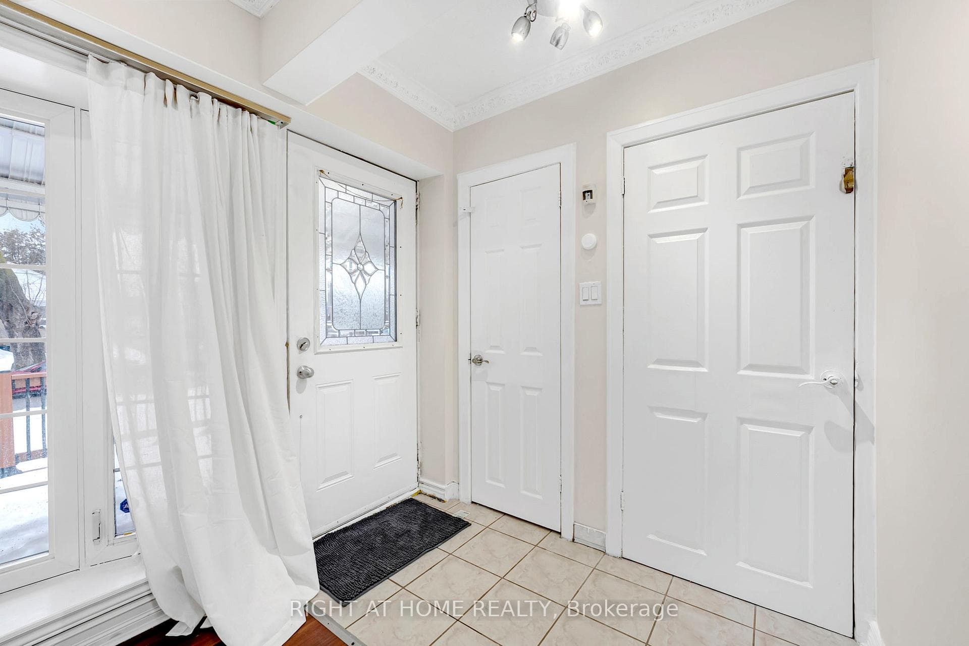 5 Hollingworth Drive photo 7