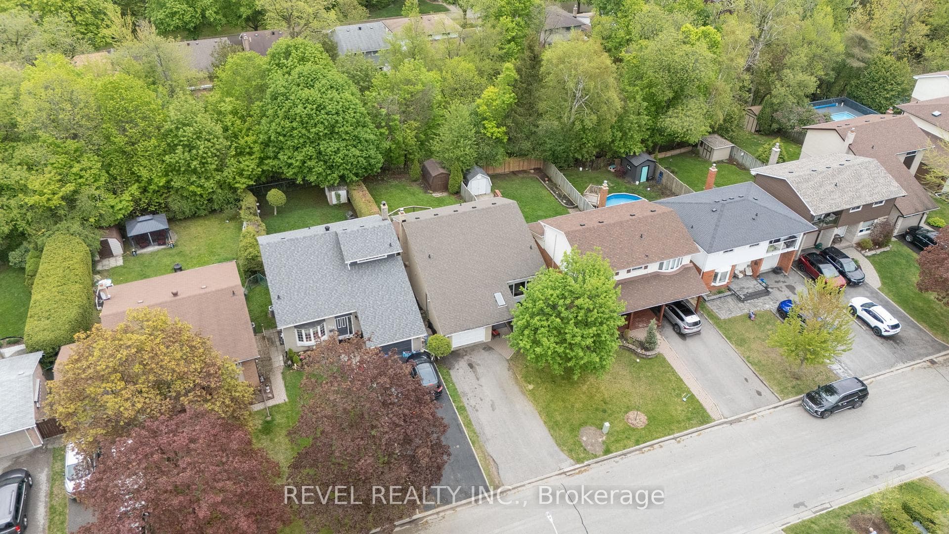 545 Charrington Avenue photo 41