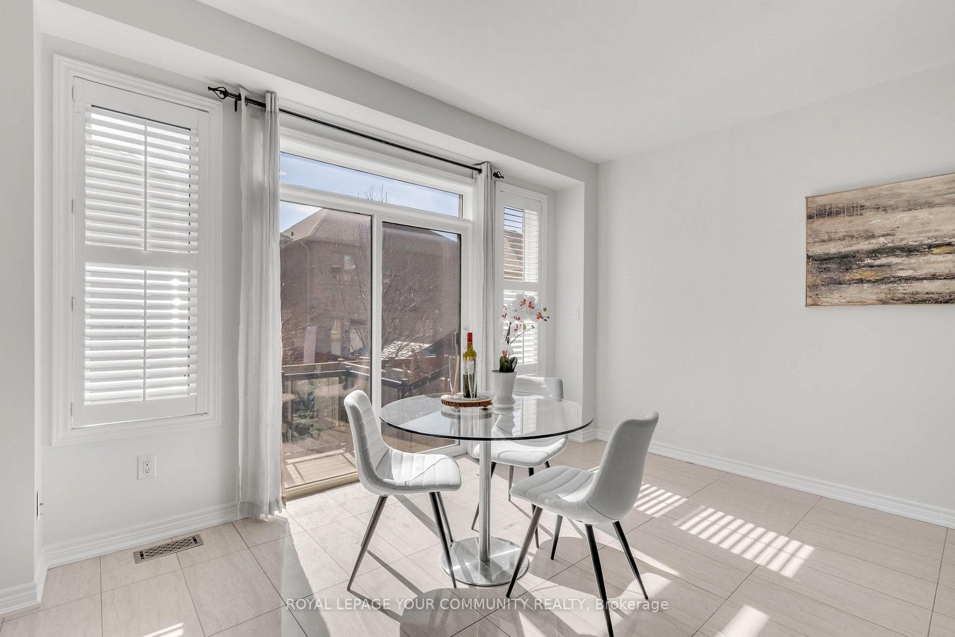 66 Jolana Crescent photo 20