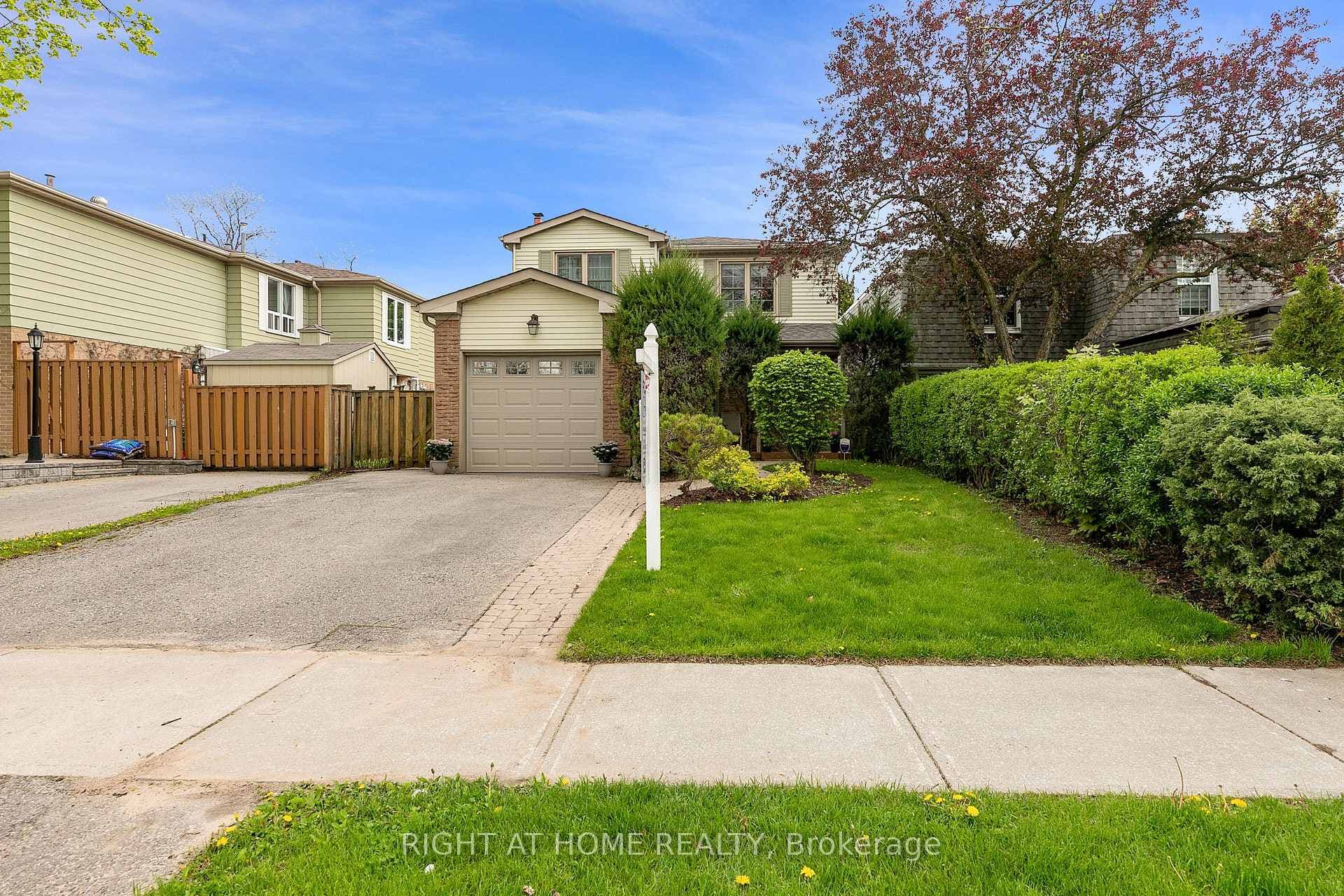 27 Castle Rock Drive photo 1