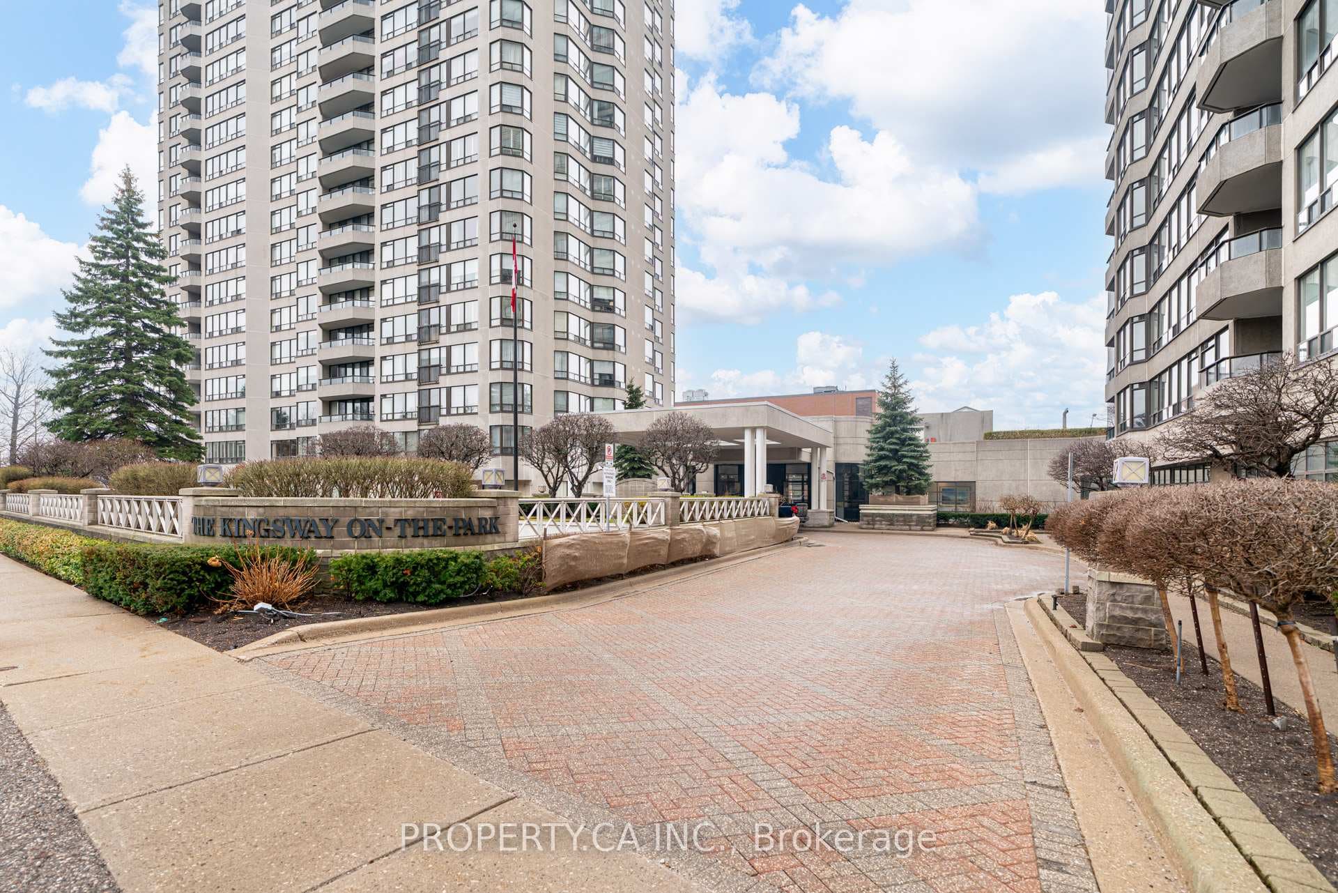 1 Aberfoyle Crescent Unit 410 photo 3