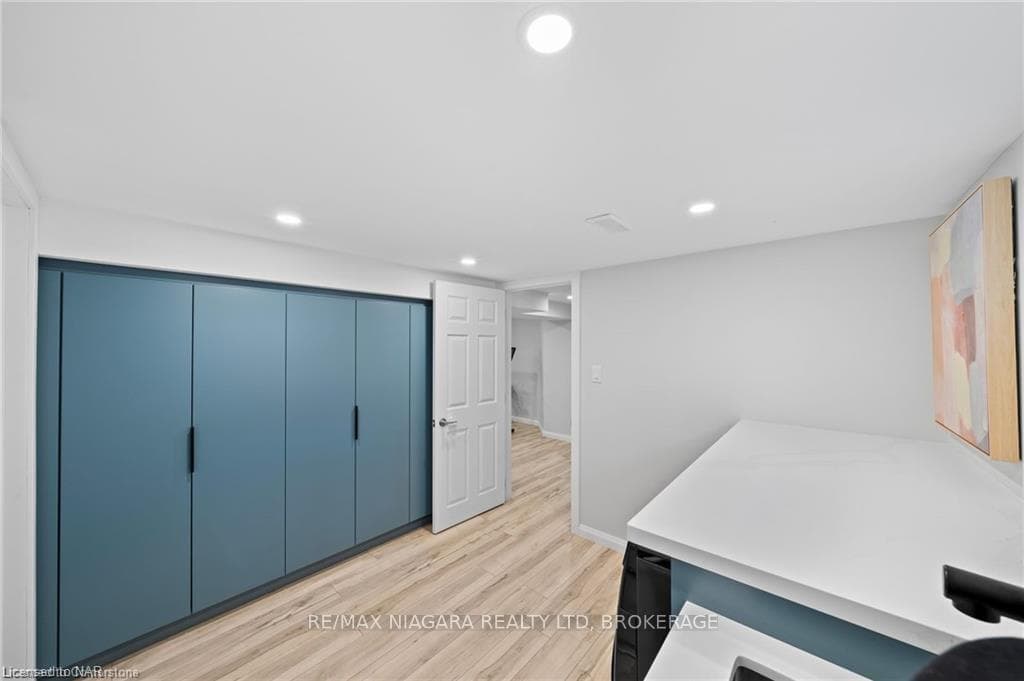 735 QUEENSDALE Avenue photo 21
