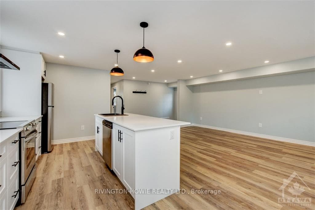 413 DONALD B MUNRO Drive photo 13