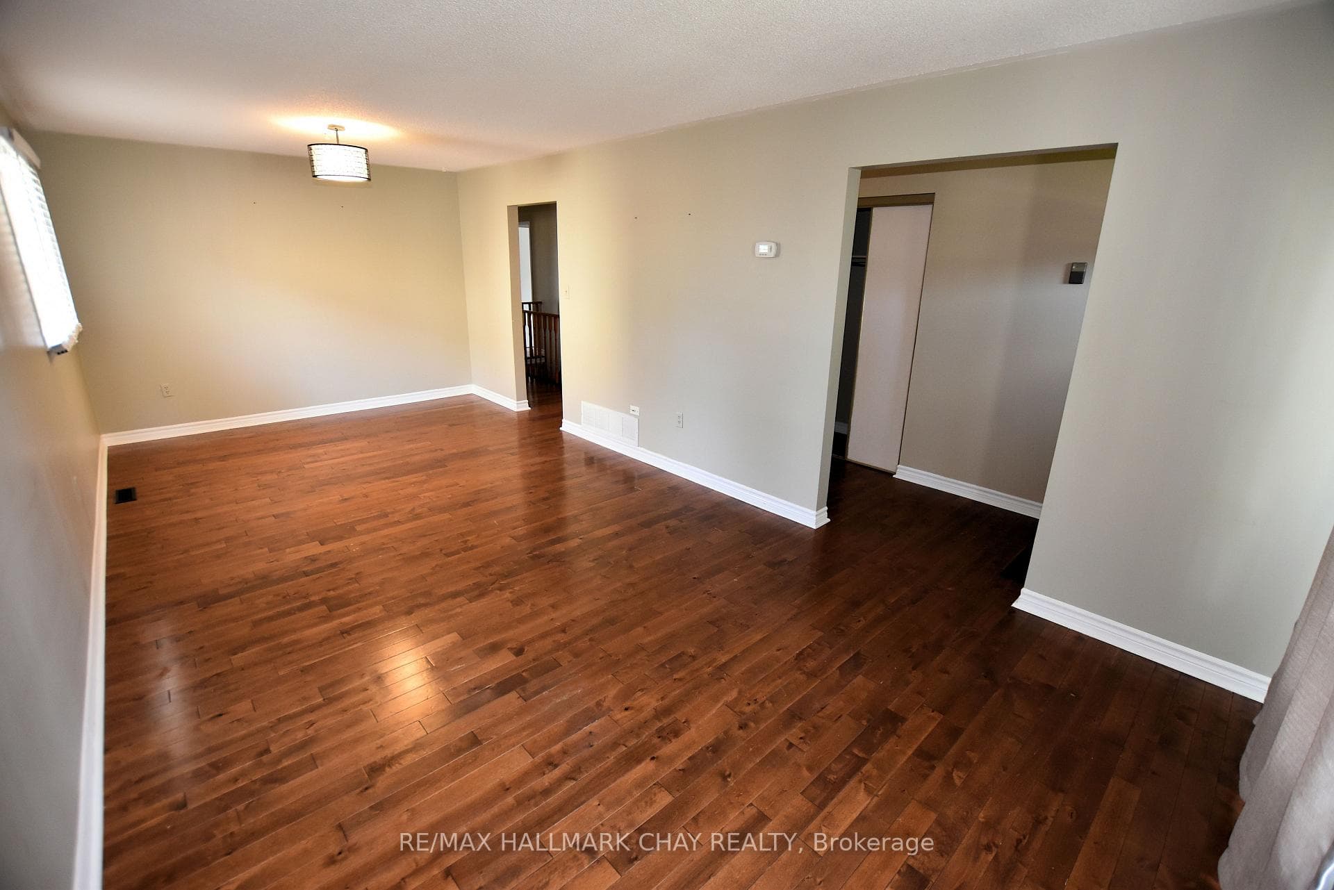 19 Broadfoot Road Unit Upper photo 3