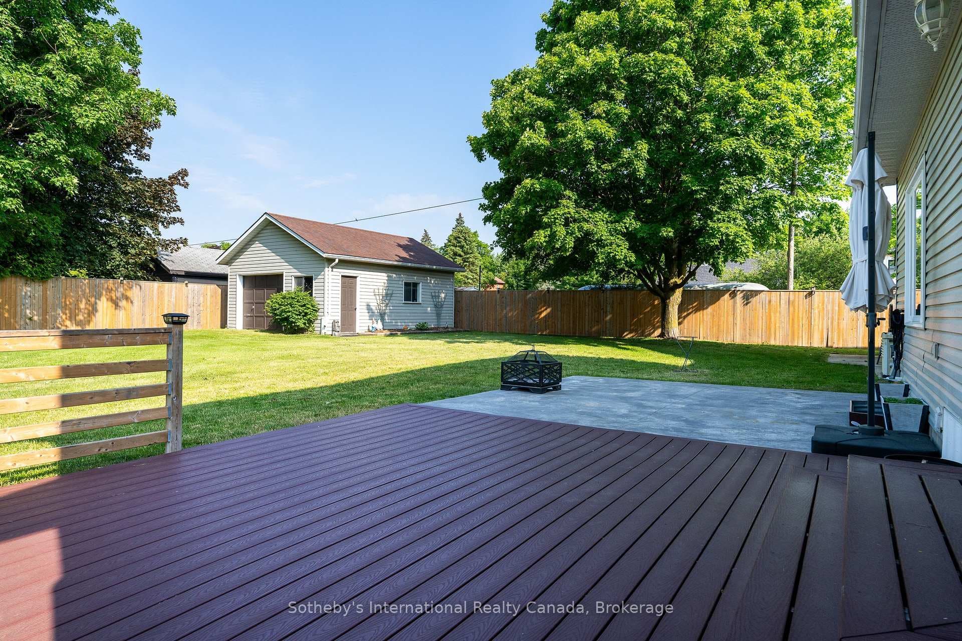 154 Mary Street photo 38