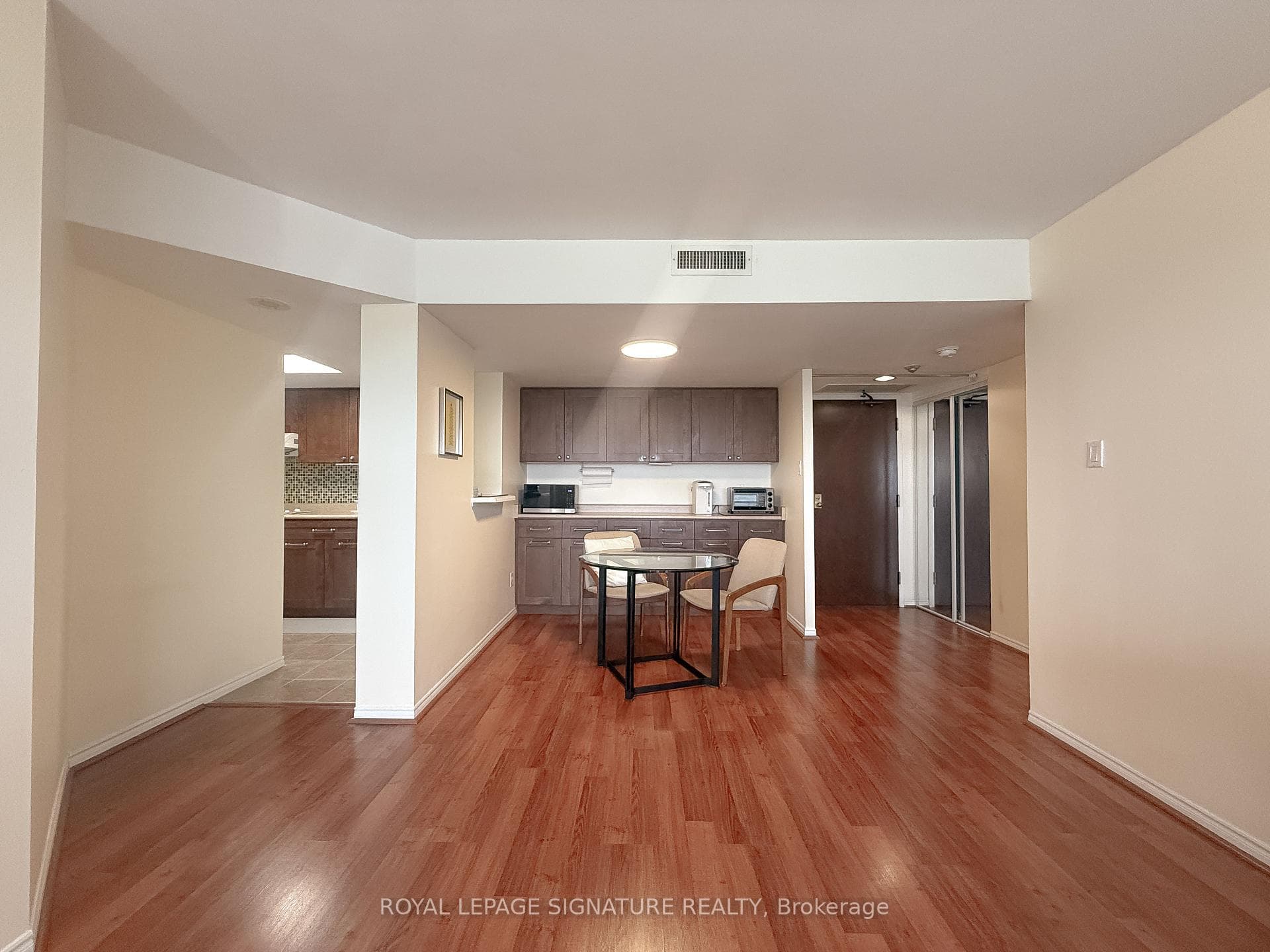 160 Alton Towers Circle Unit 1610 photo 5