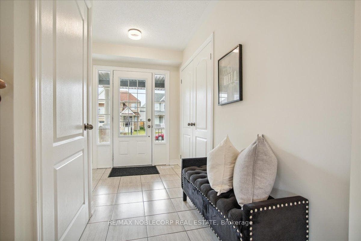 40 Bruce Cameron Drive photo 7