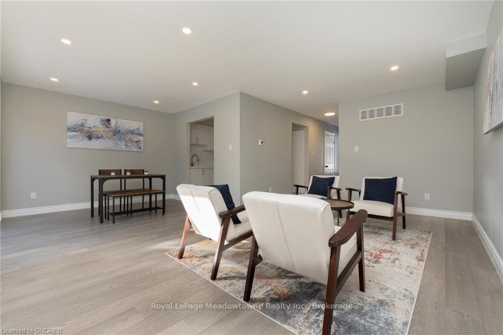 97 LYNDEN Circle photo 7