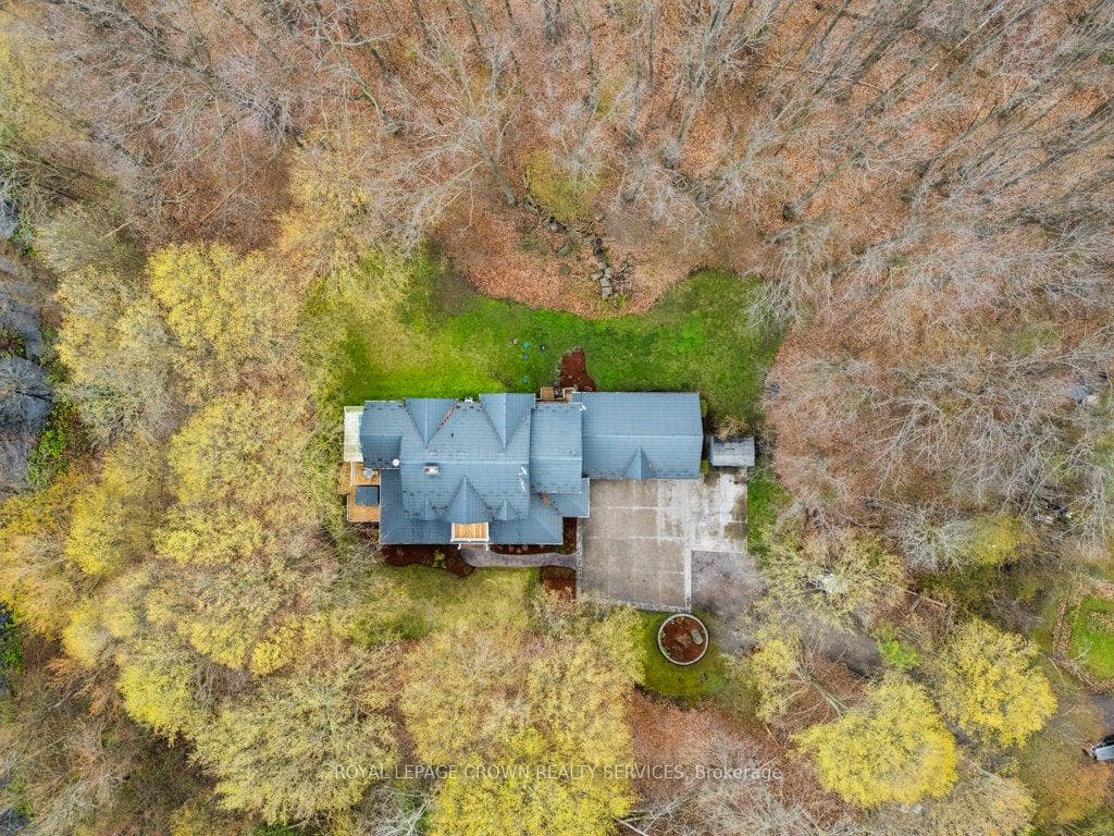 2 Hughson Lane photo 48