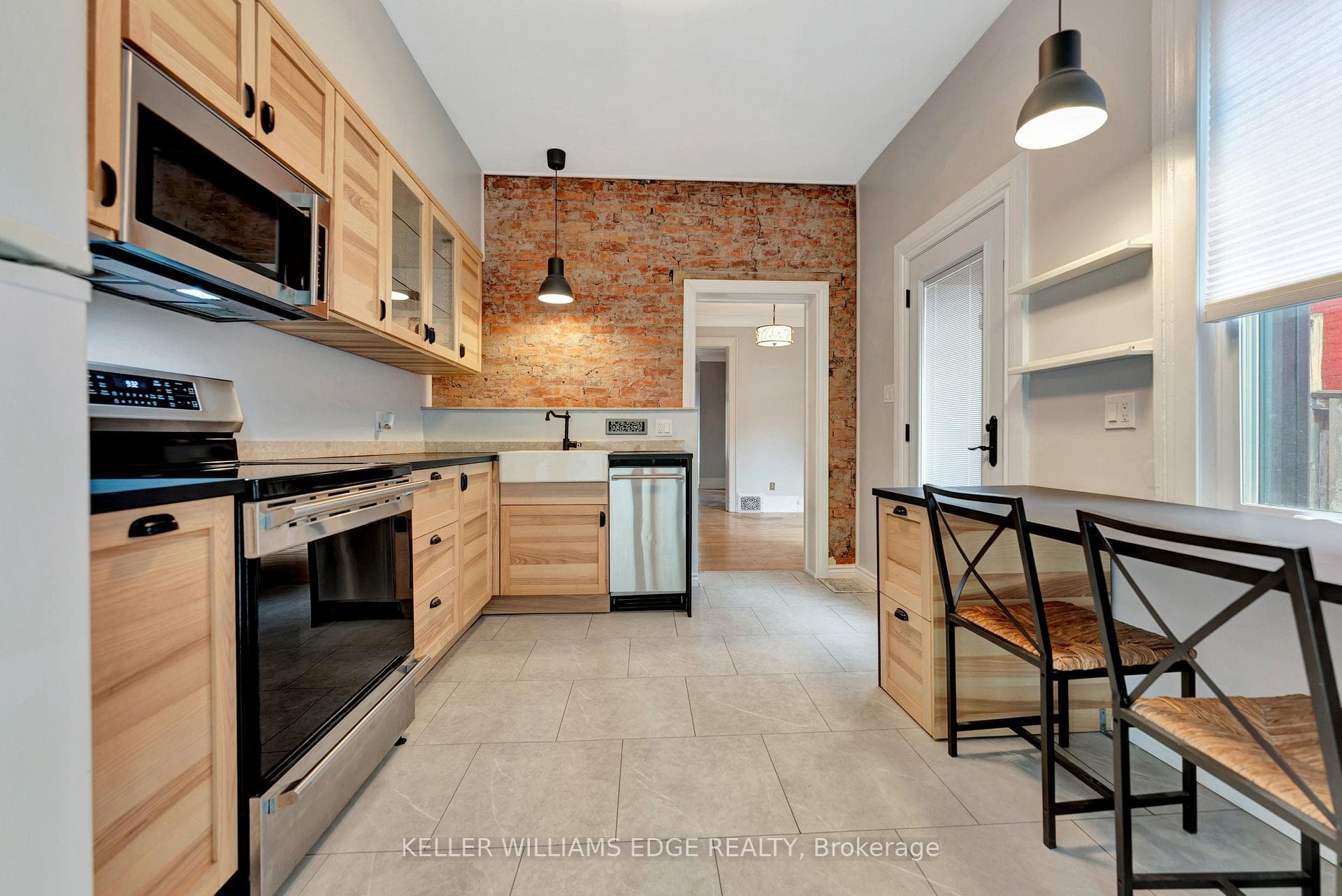 120 Emerald Street photo 14