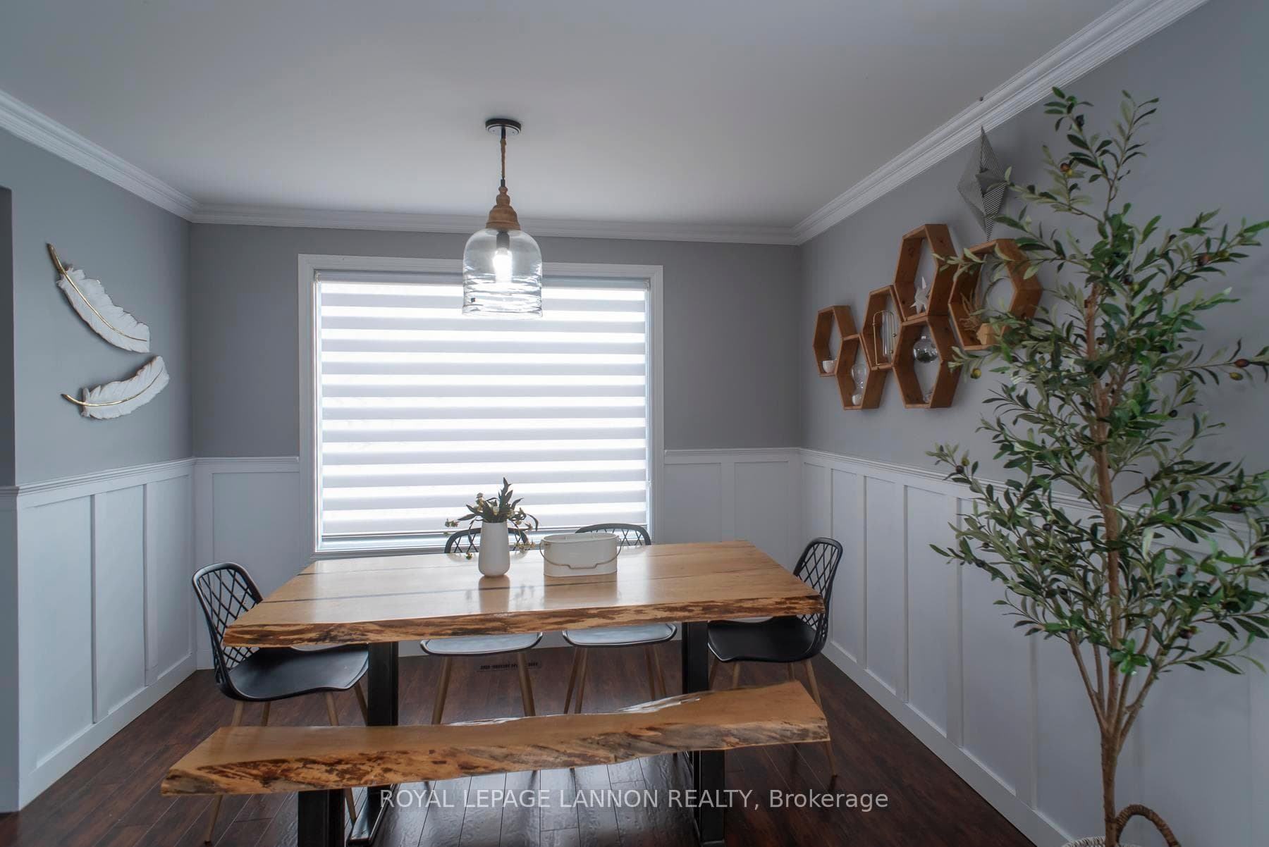 283 HINTON Avenue photo 7