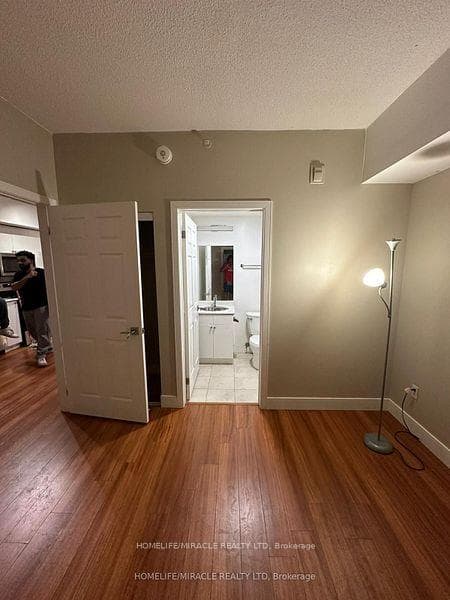 1 Wellington Street Unit 406 photo 7