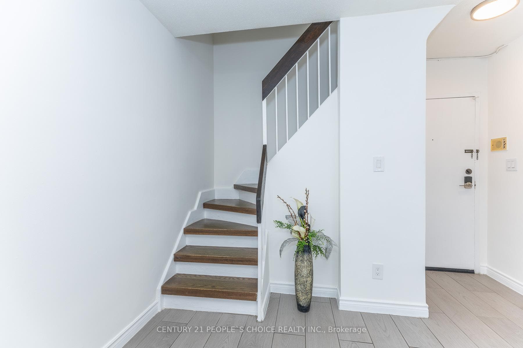 10 Eddystone Avenue Unit 106 photo 15