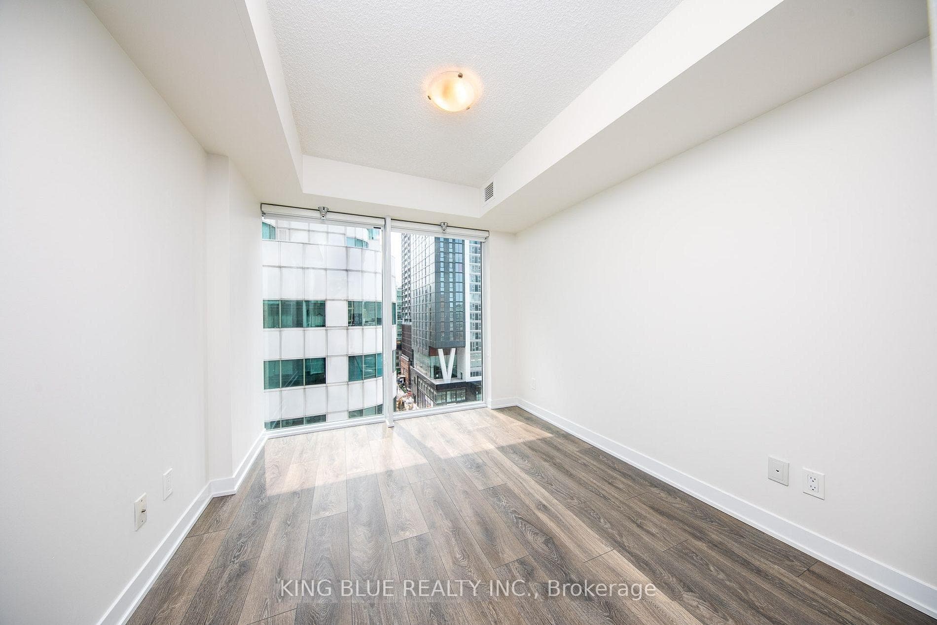 87 Peter Street Unit 1403 photo 5