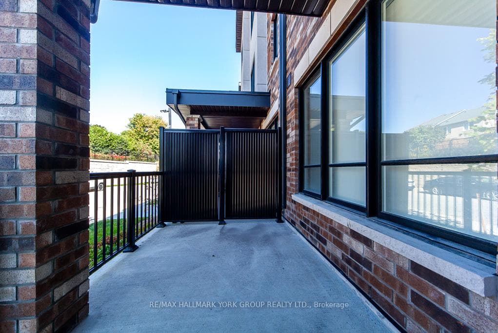 40 BAYNES Way Unit 13 photo 2
