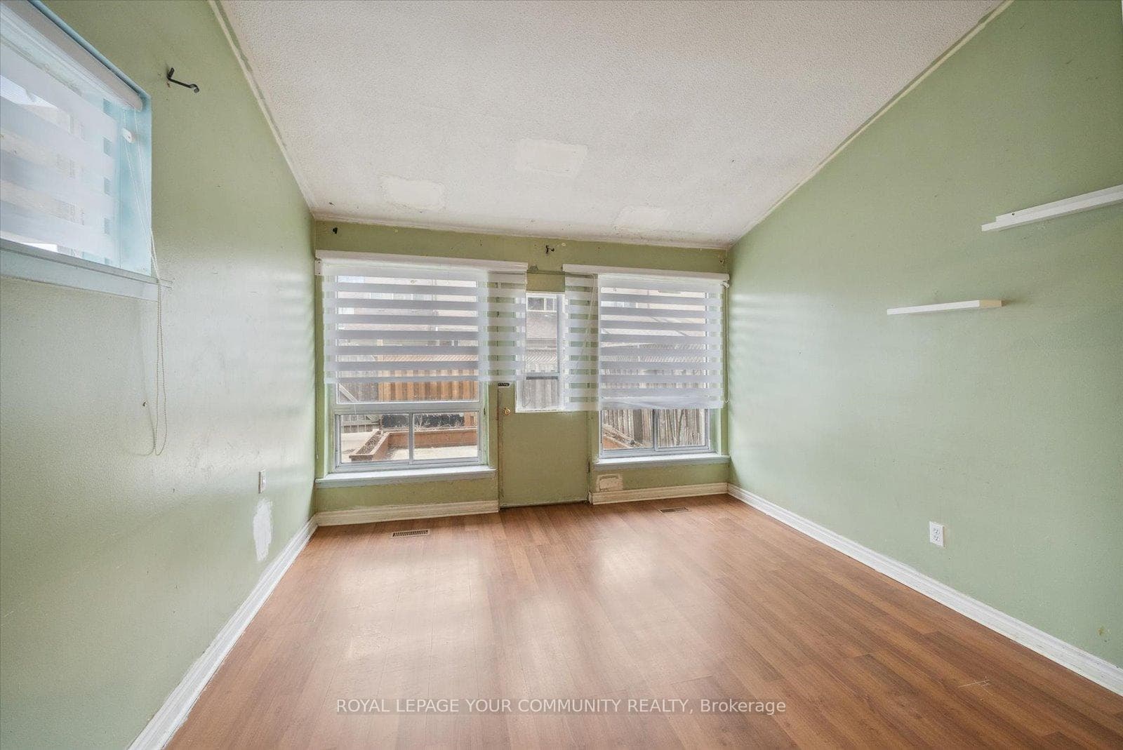 256 John Garland Boulevard Unit 117 photo 2