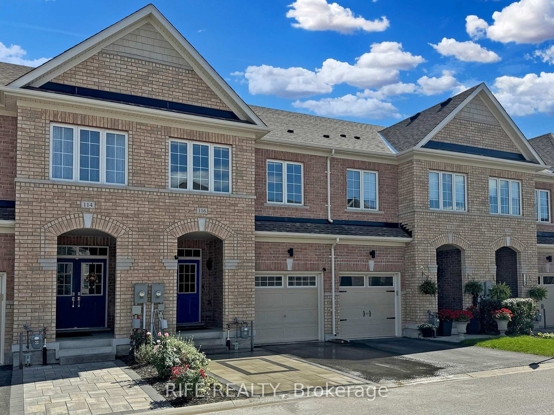 116 Maguire Road photo 2
