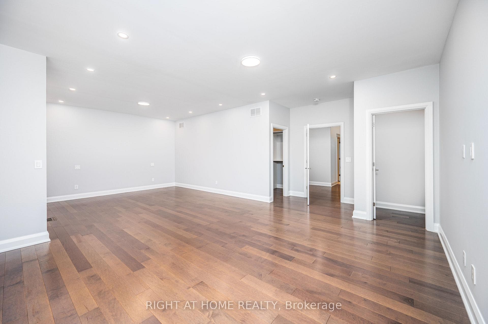548 Shoreway Drive photo 25