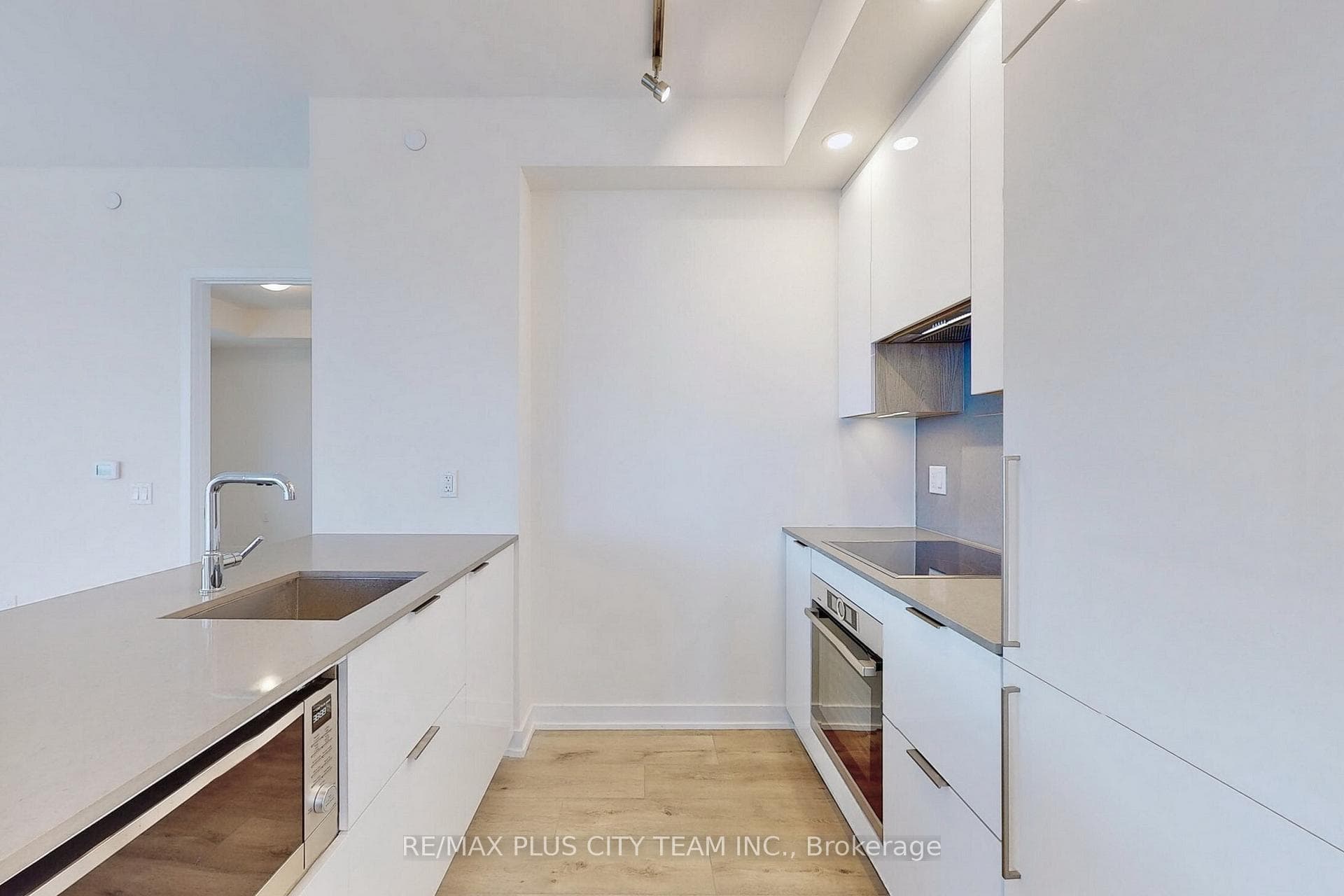 28 Freeland Street Unit 1209 photo 5