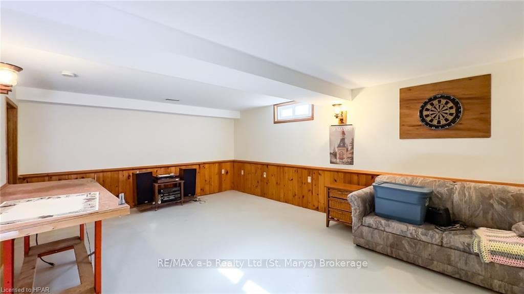 3 SPARLING Crescent photo 39